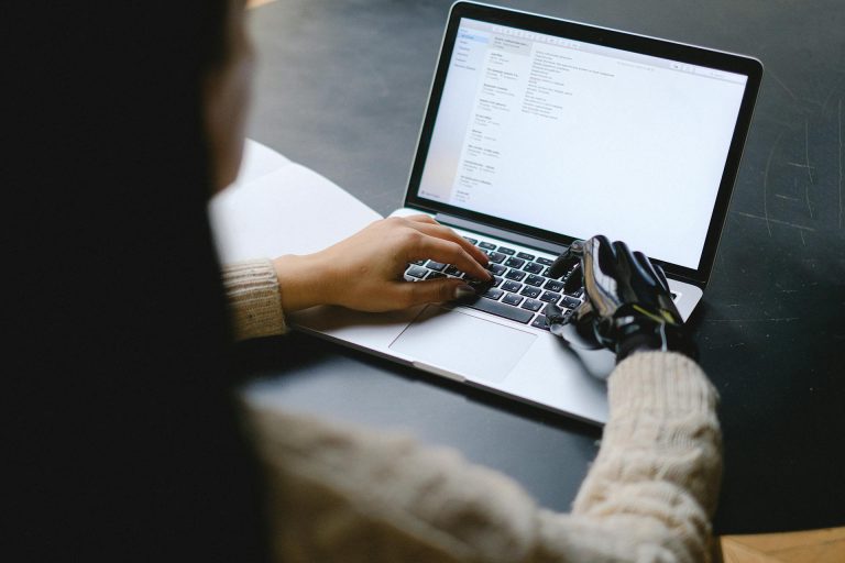 AI Customer Support Isn’t Enough, Why Small Businesses Still Need a Human Touch